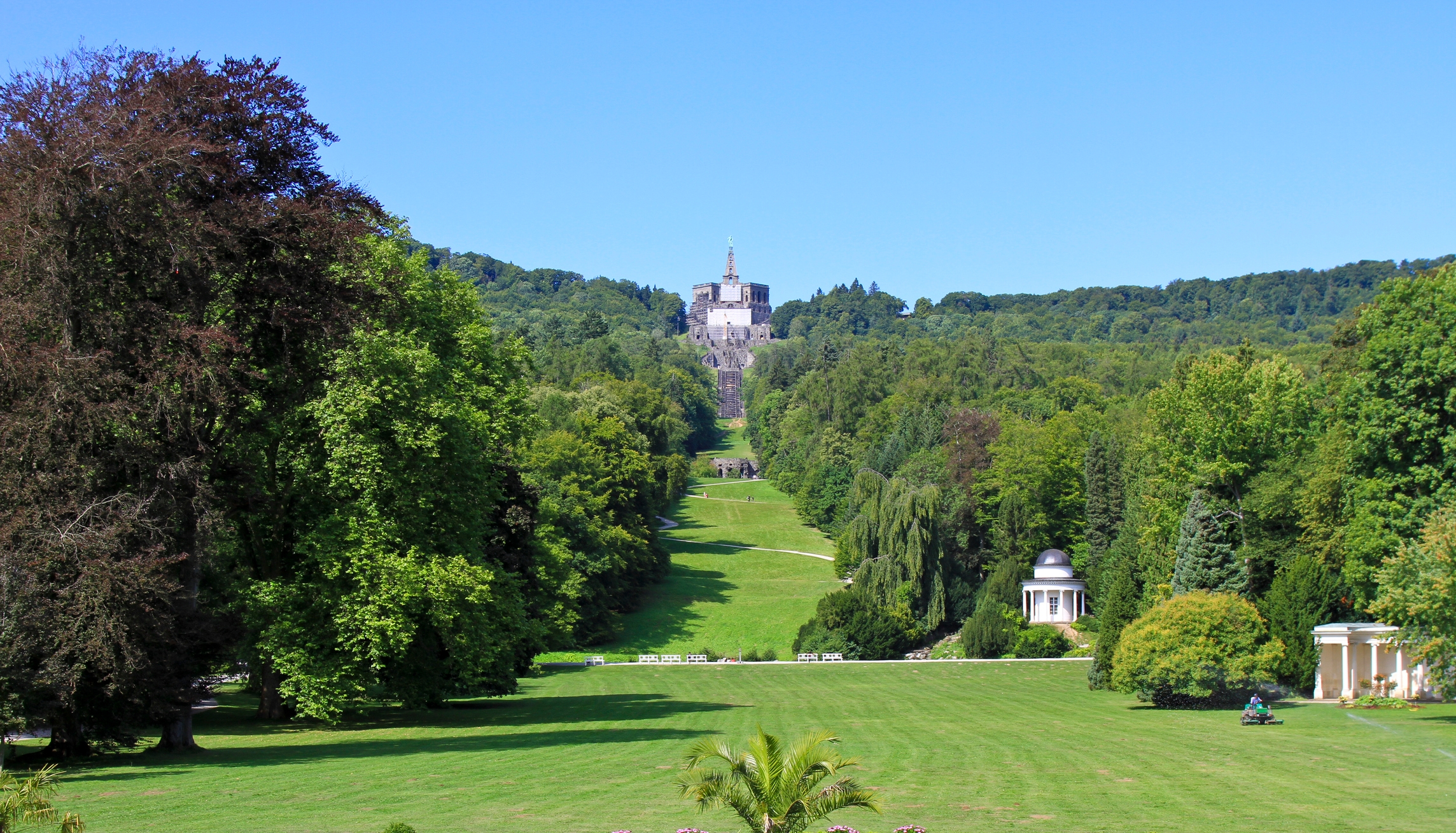 Kassel, Gemany: Herkulesdenkmal und Park Wilhelmshöhe im Sommer 2012.